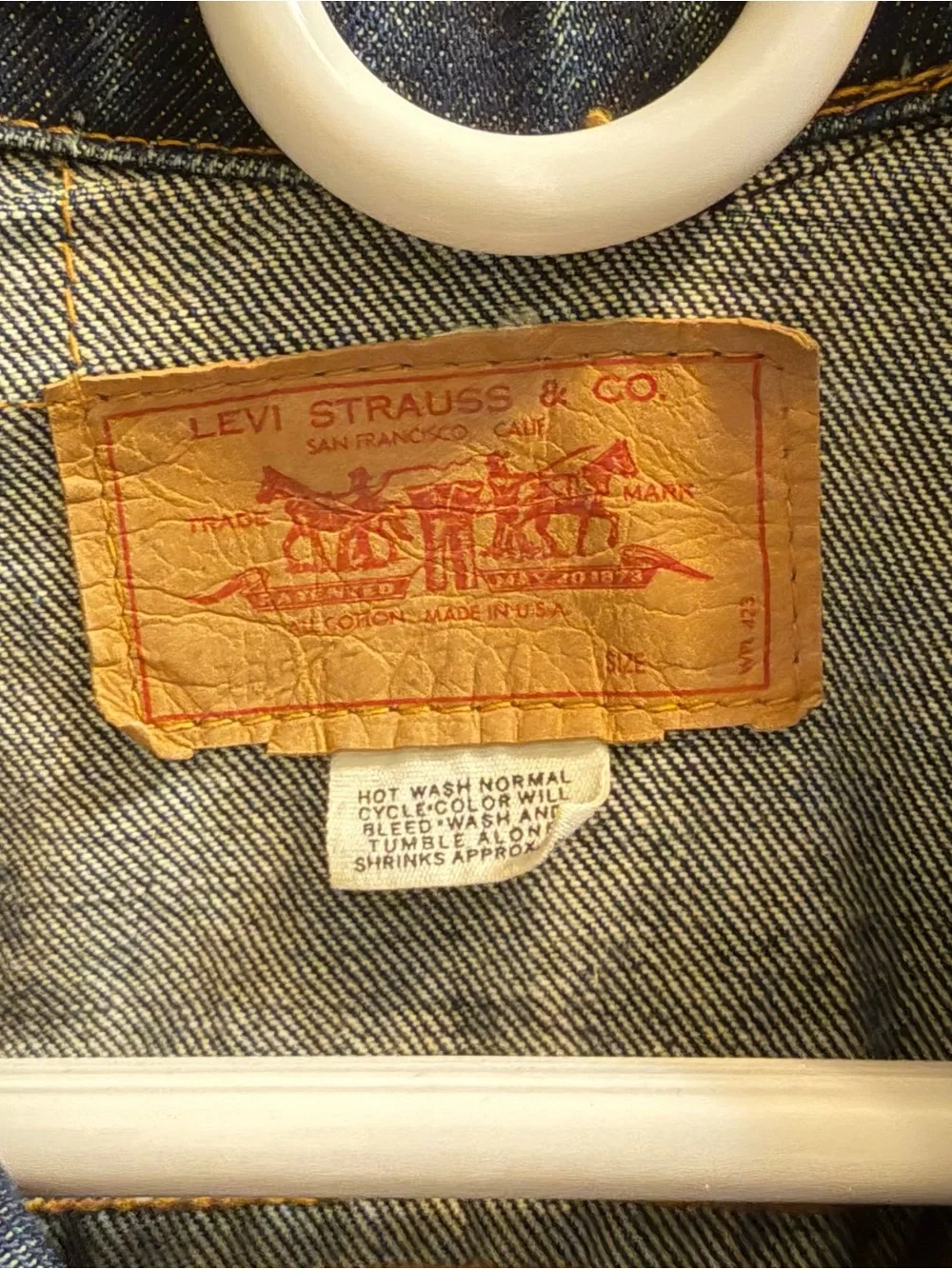 Levi's Light Blue Denim Trucker Jacket - Picture 2 of 5